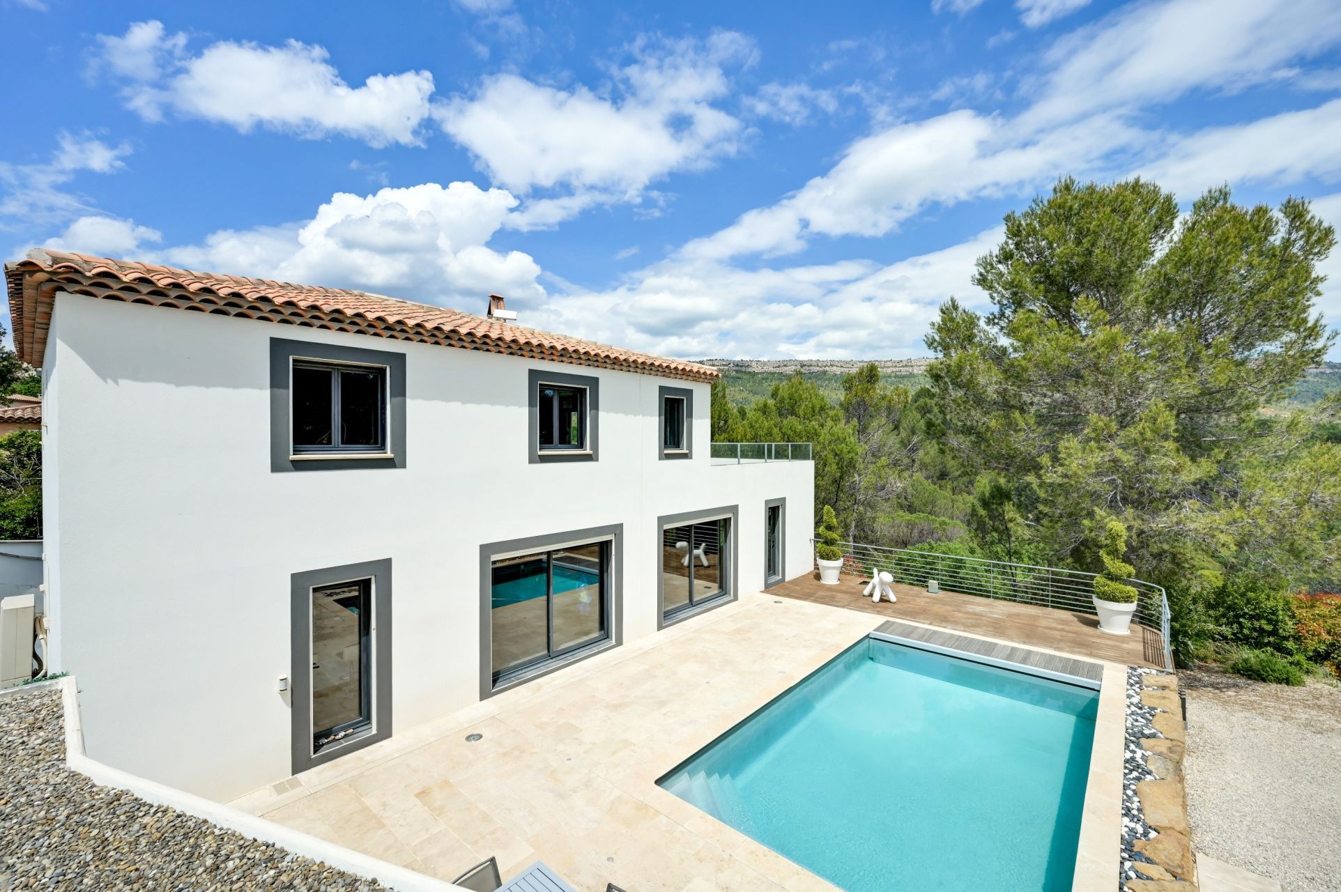 house 7 Rooms for sale on AIX EN PROVENCE (13100)