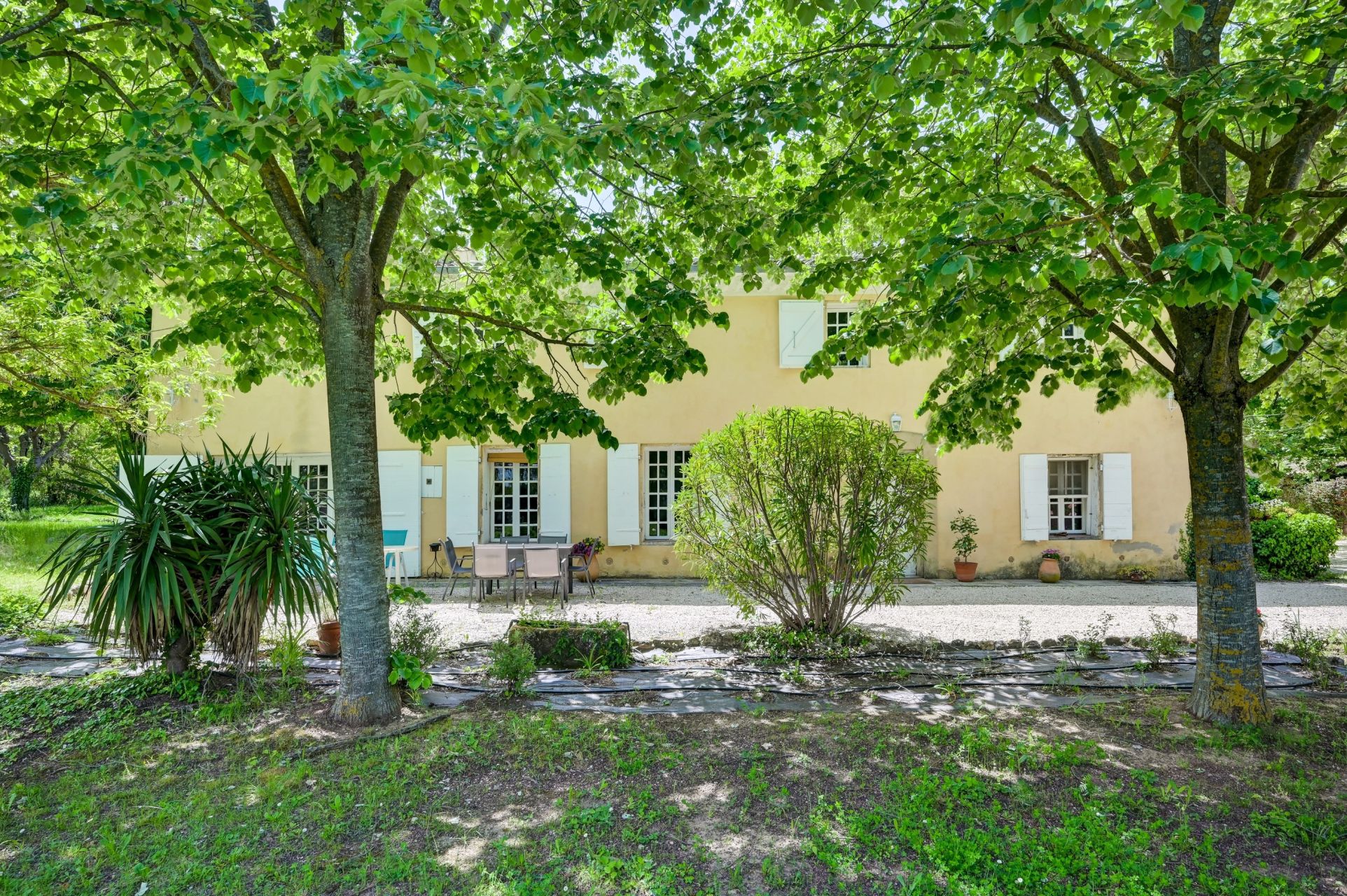 house 7 Rooms for sale on AIX EN PROVENCE (13100)