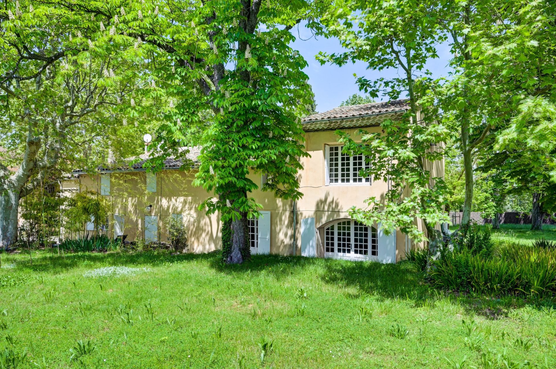 house 7 Rooms for sale on AIX EN PROVENCE (13100)