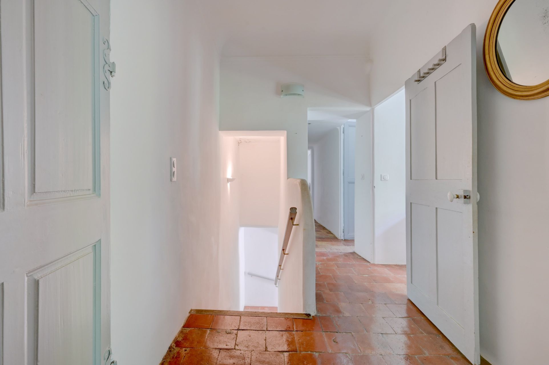 house 7 Rooms for sale on AIX EN PROVENCE (13100)