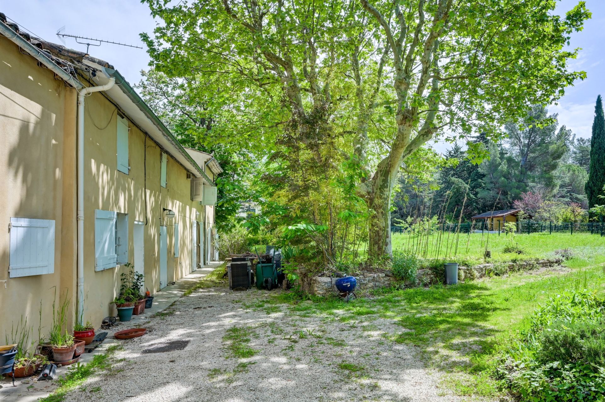 house 7 Rooms for sale on AIX EN PROVENCE (13100)