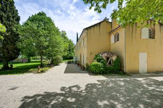 house 7 Rooms for sale on AIX EN PROVENCE (13100)