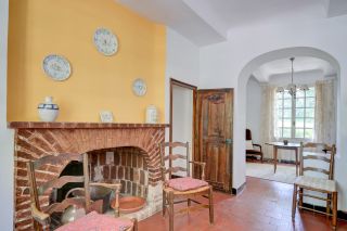 house 7 Rooms for sale on AIX EN PROVENCE (13100)