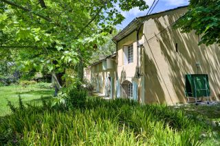 house 7 Rooms for sale on AIX EN PROVENCE (13100)