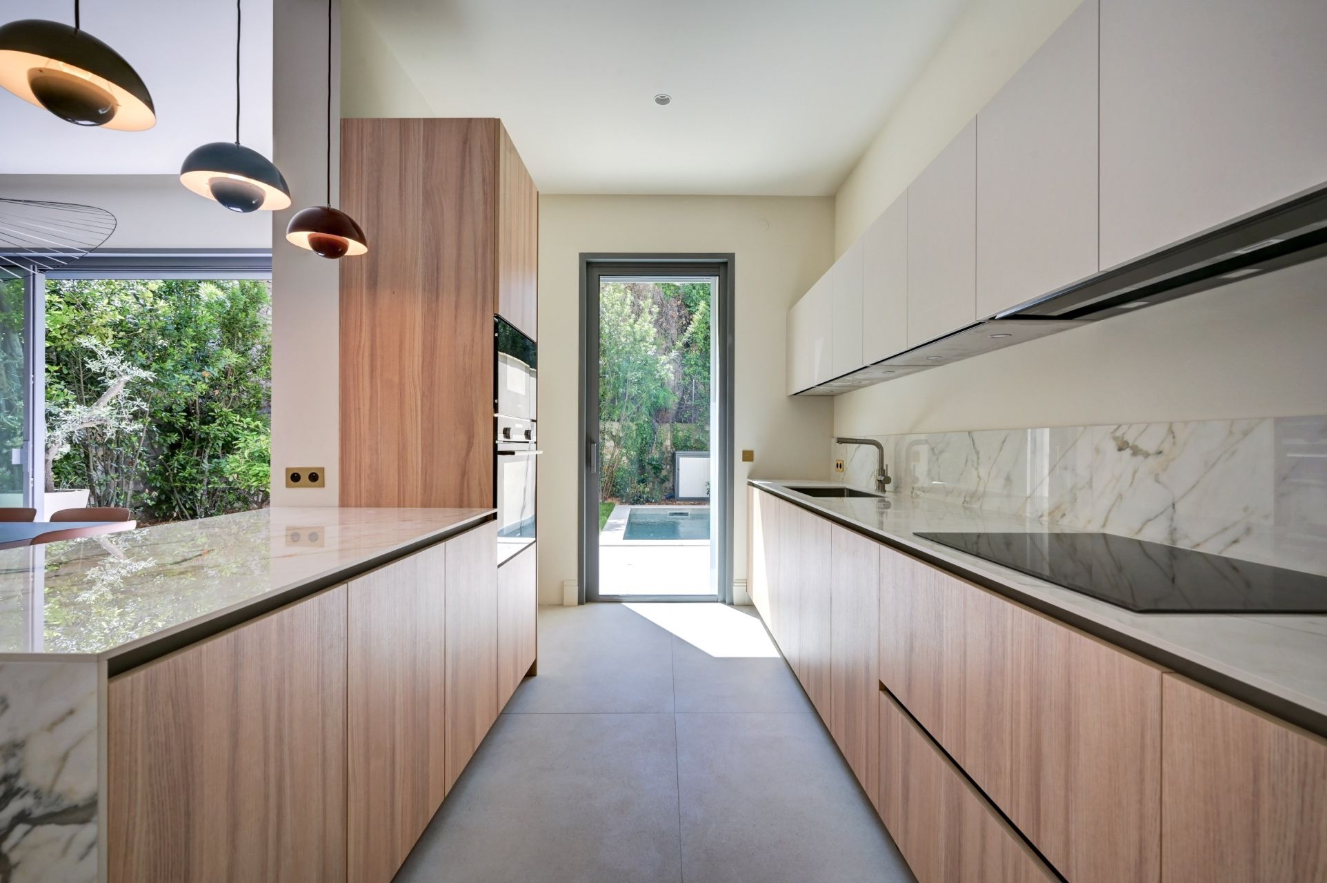 house 6 Rooms for sale on AIX EN PROVENCE (13100)