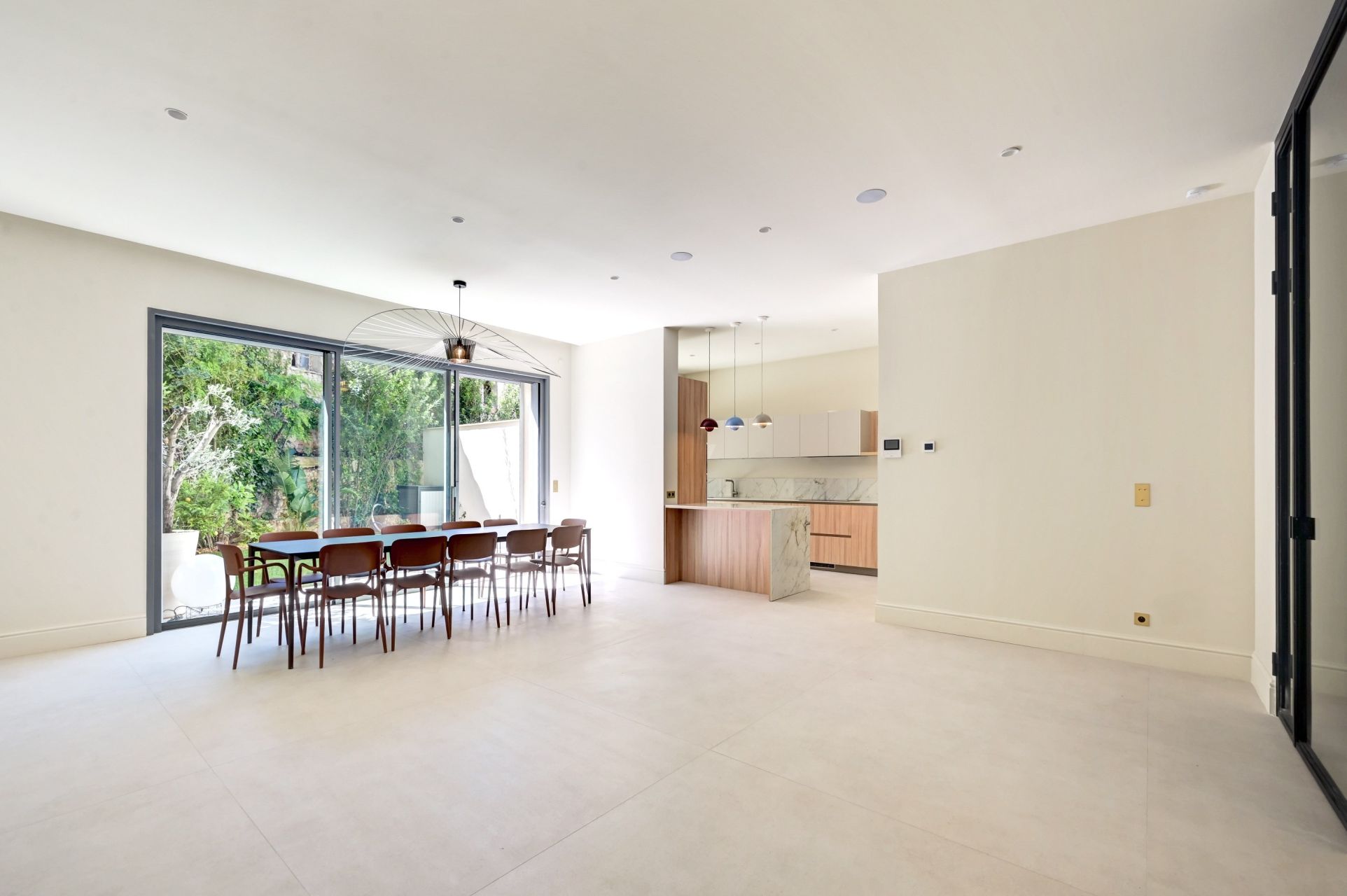 house 6 Rooms for sale on AIX EN PROVENCE (13100)