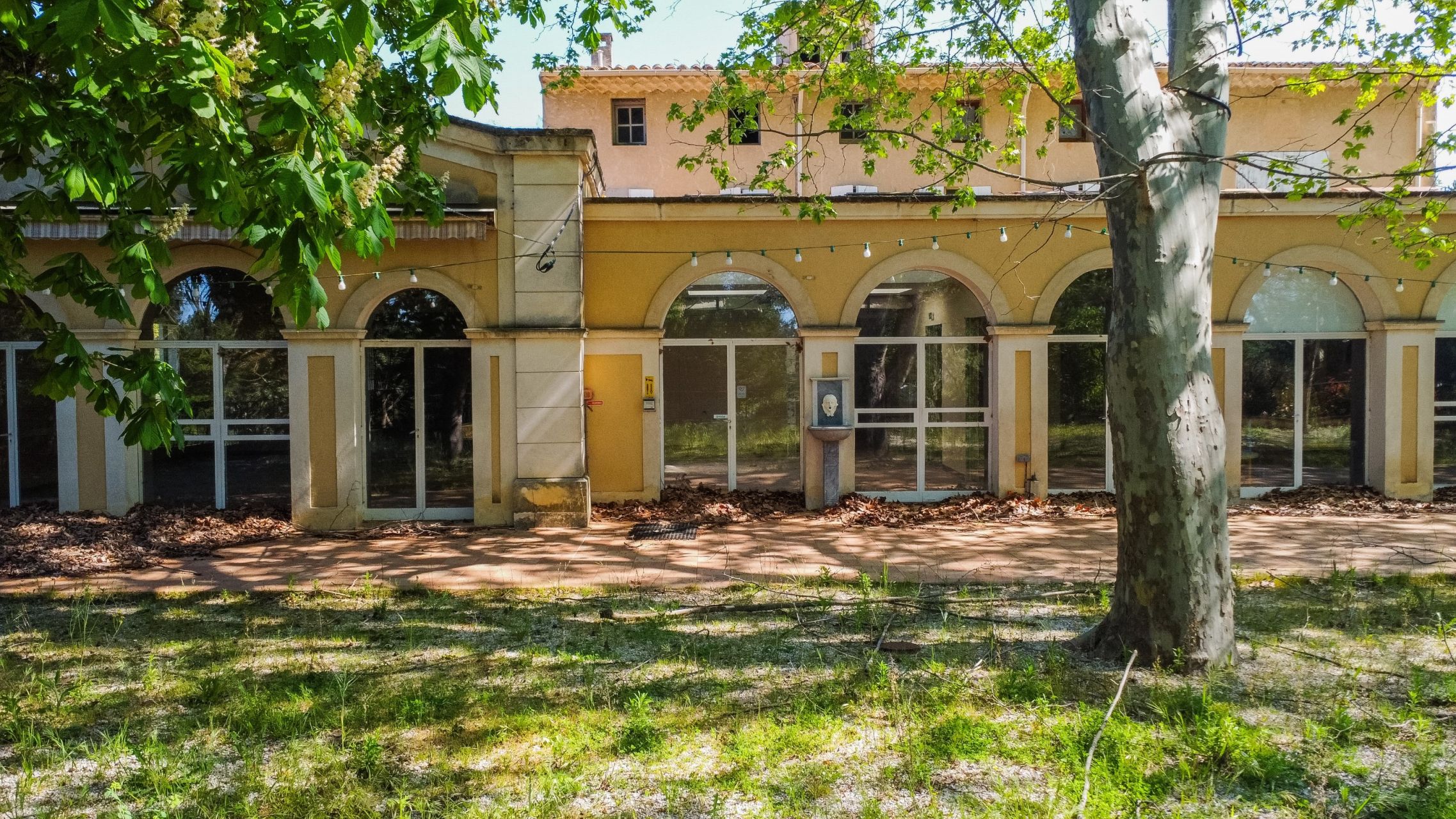 house 36 Rooms for sale on AIX EN PROVENCE (13100)