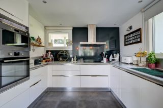 house 6 Rooms for rent on AIX EN PROVENCE (13100)