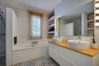 house 6 Rooms for rent on AIX EN PROVENCE (13100)