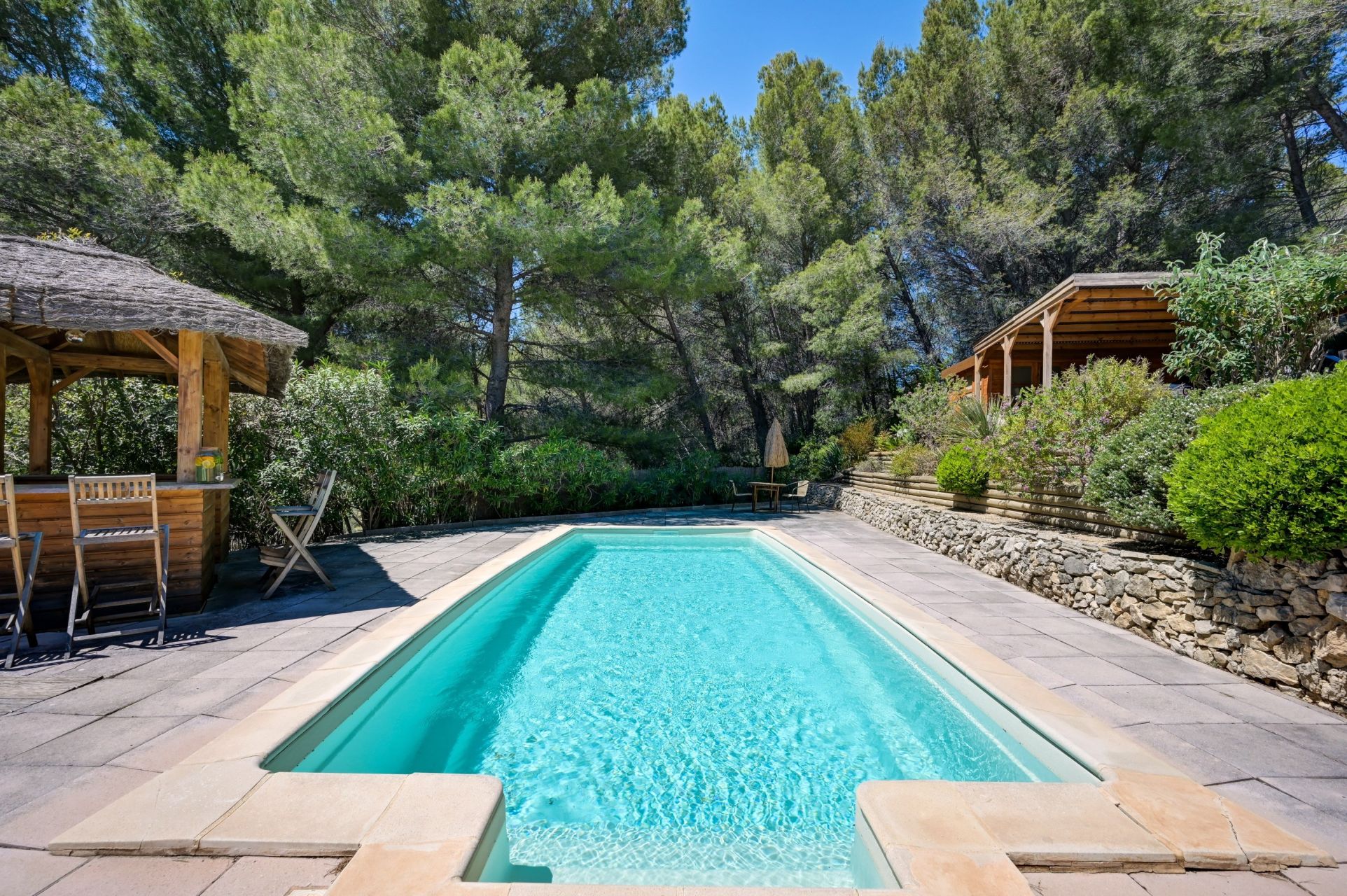 house 6 Rooms for sale on VELAUX (13880)