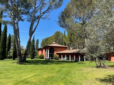 Vente Villa Aix-en-Provence 20 Pièces 508 m²