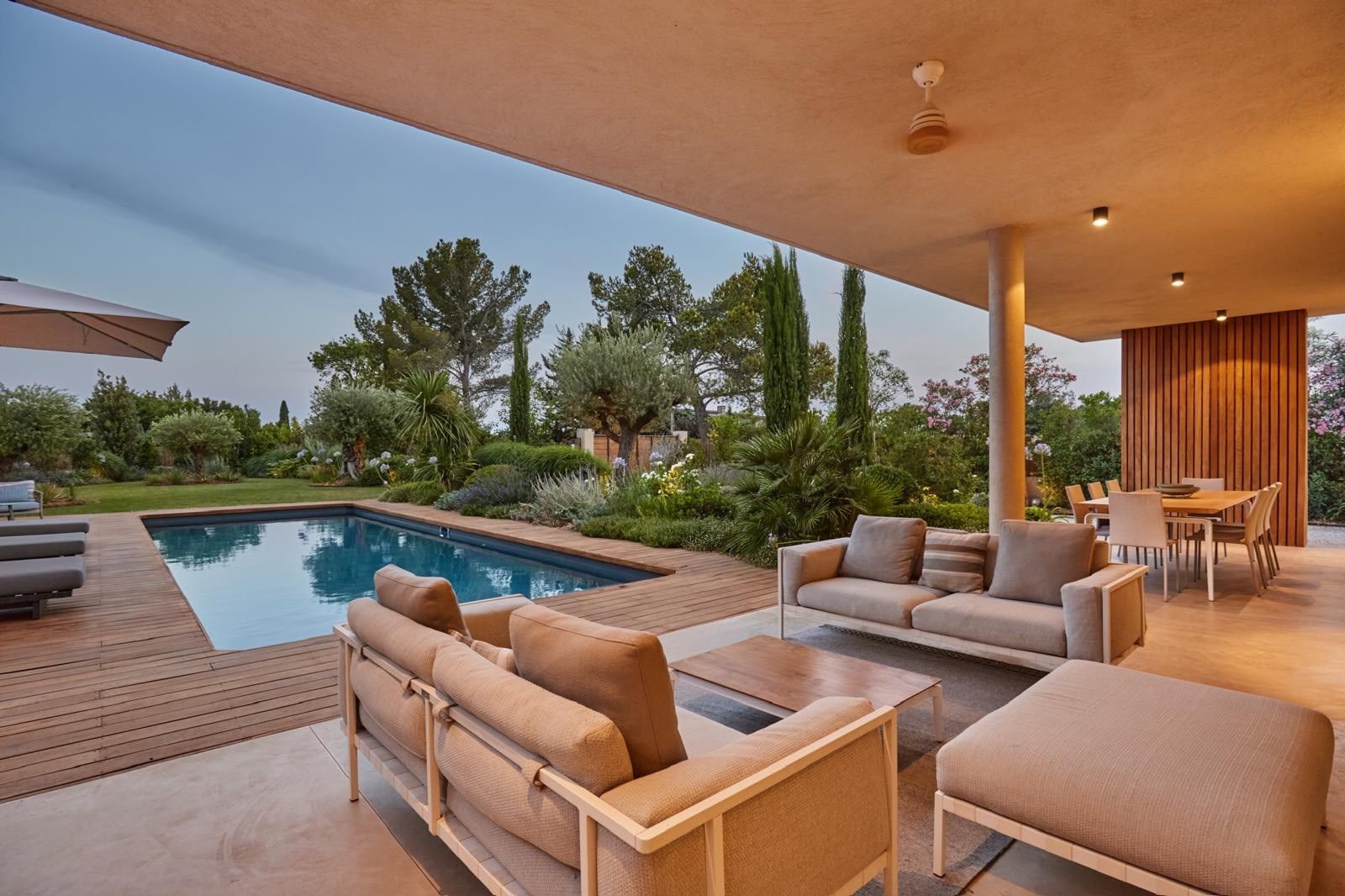 house 8 Rooms for sale on AIX EN PROVENCE (13100)