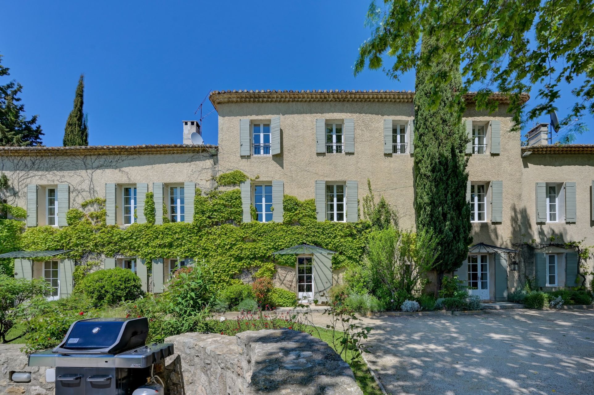 farm complex 14 Rooms for sale on AIX EN PROVENCE (13100)