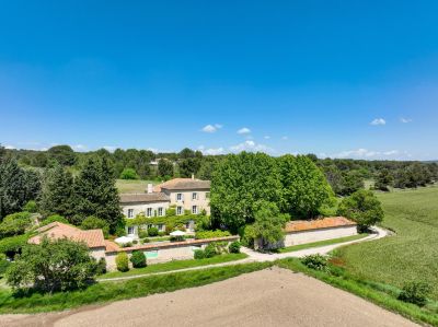 Vente Corps de ferme Aix-en-Provence 14&nbsp;Pièces 550&nbsp;m²