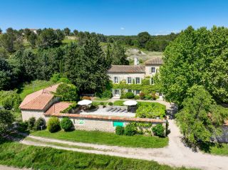 corps de ferme 14 Pièces en vente sur AIX EN PROVENCE (13100)