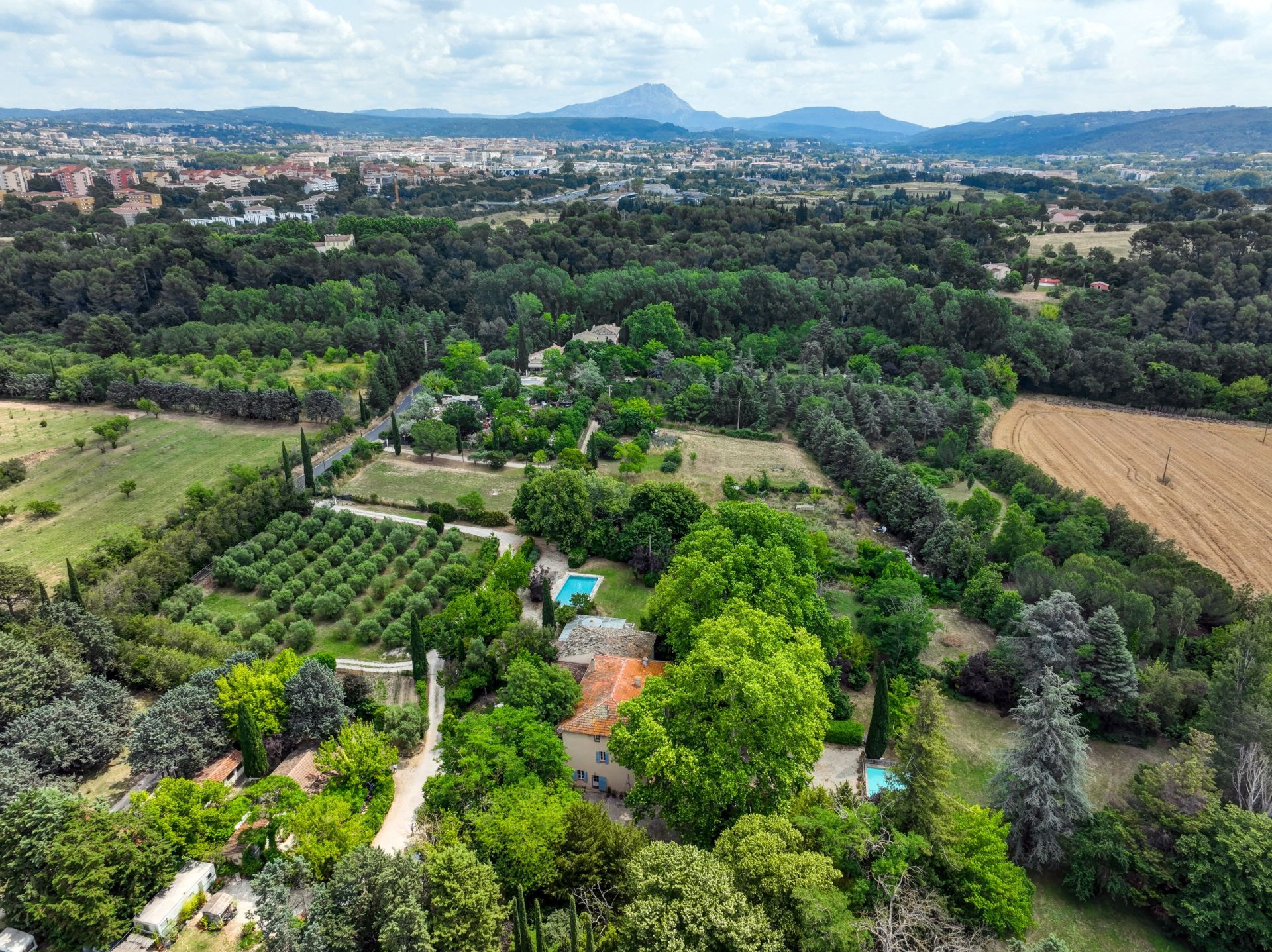 maison 15 Pièces en vente sur AIX EN PROVENCE (13100)