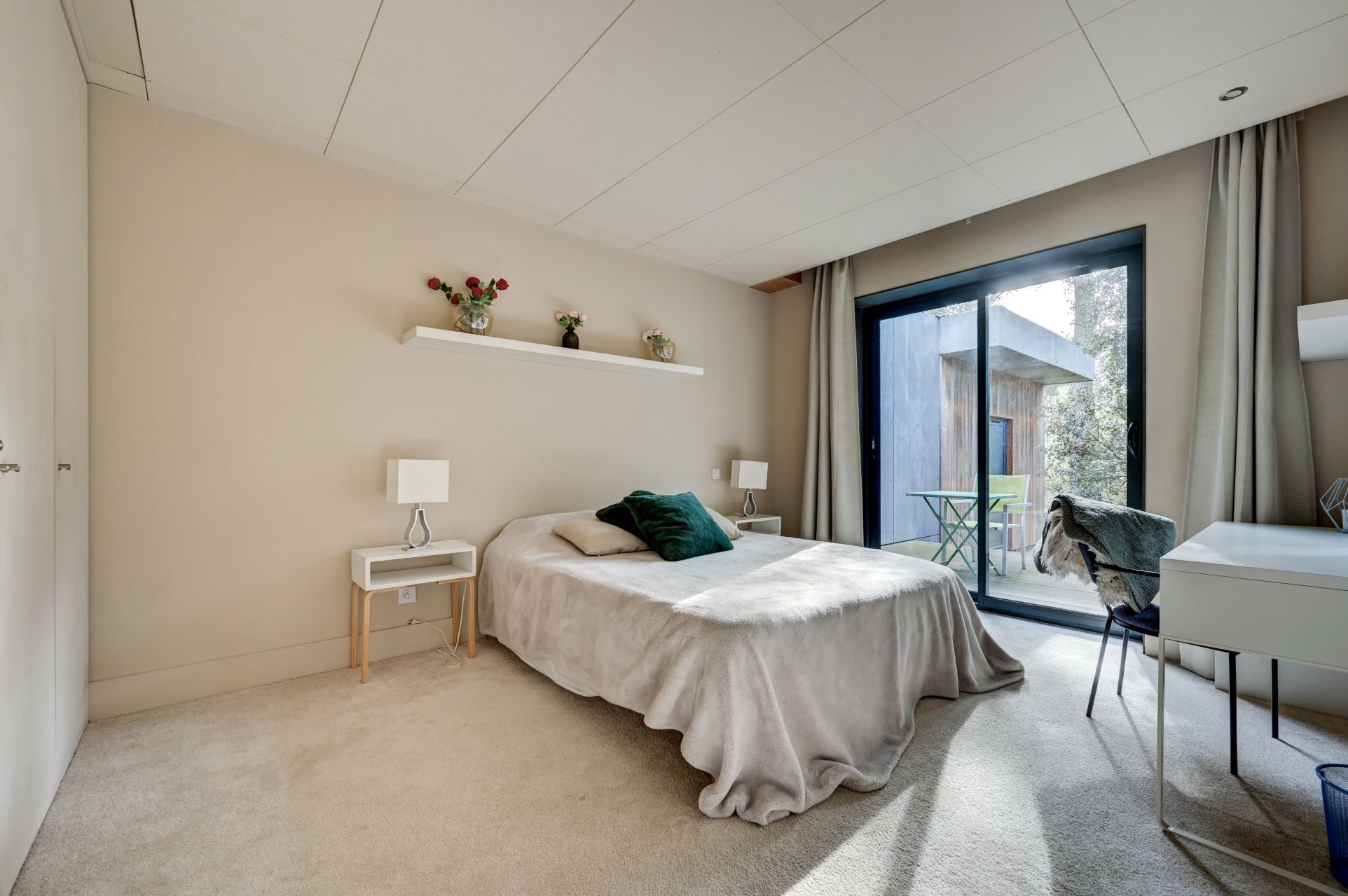 maison 8 Pièces en location saisonnière sur ROGNES (13840)