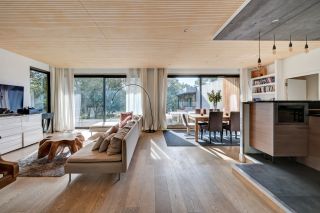 maison 8 Pièces en location saisonnière sur ROGNES (13840)