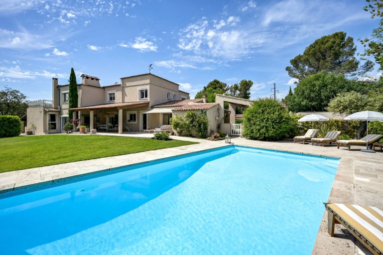 villa 8 Pièces en vente sur AIX EN PROVENCE (13100)