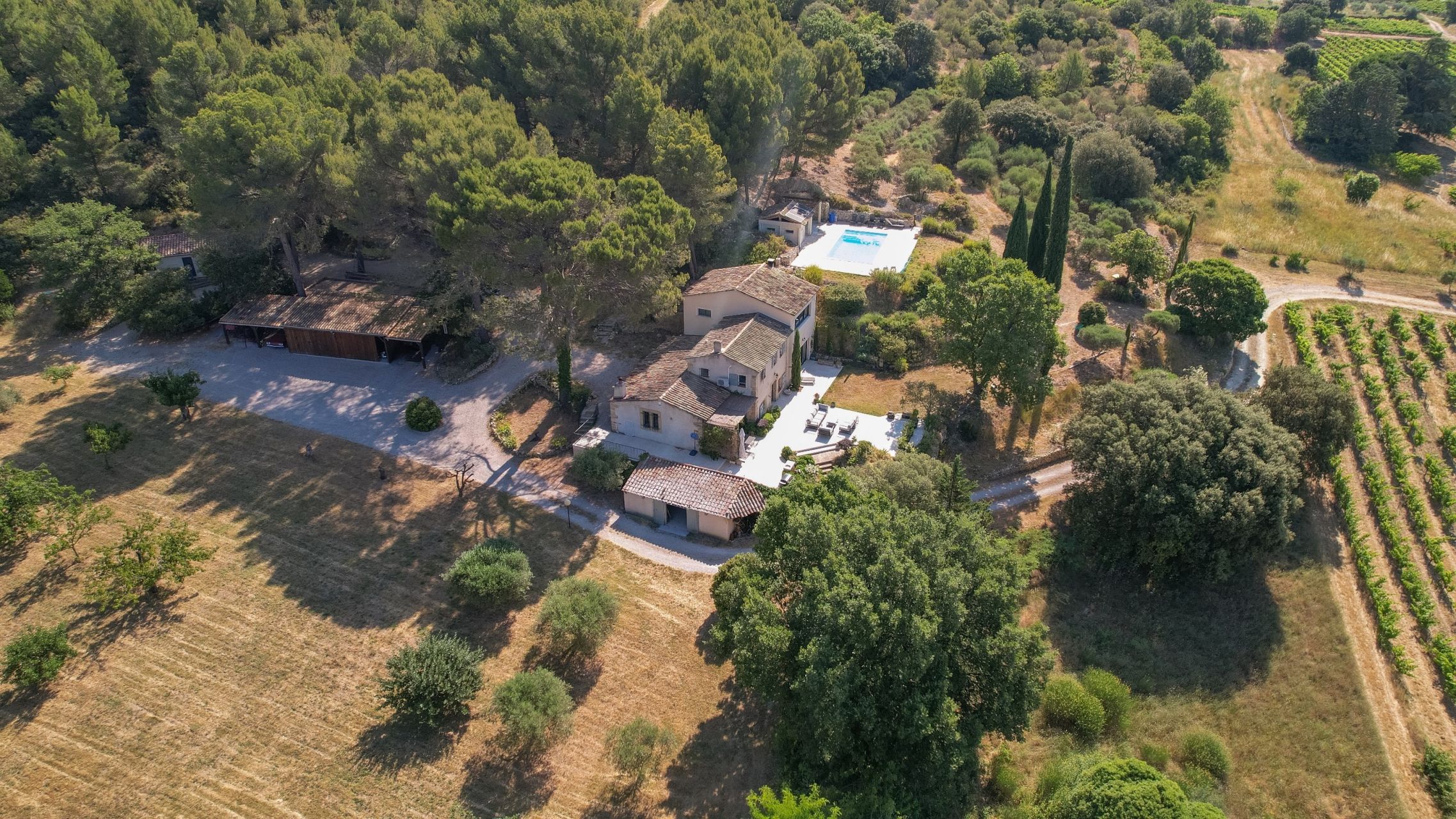 house 7 Rooms for sale on LAMBESC (13410)