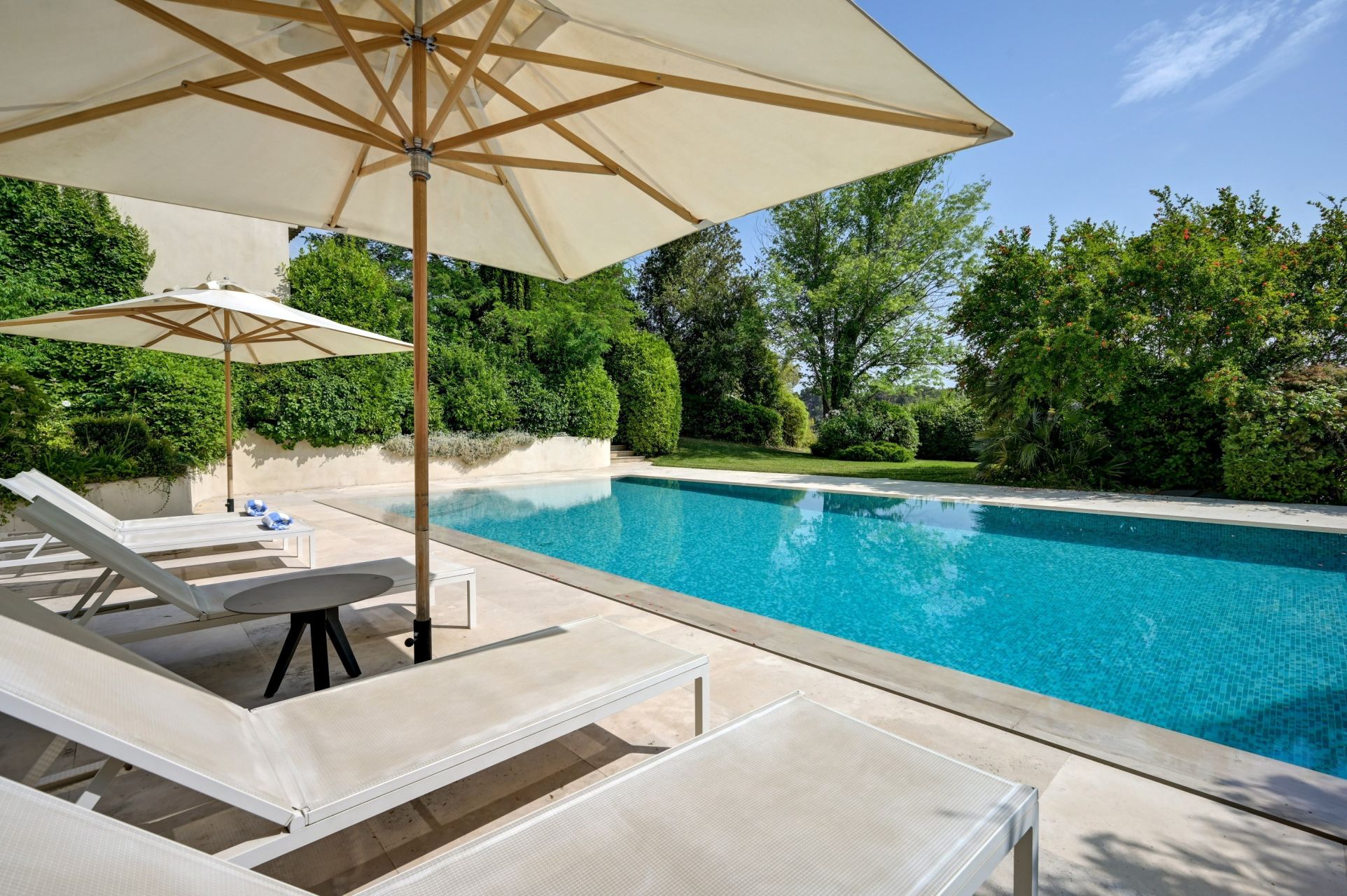 bastide 7 Rooms for seasonal rent on AIX EN PROVENCE (13100)