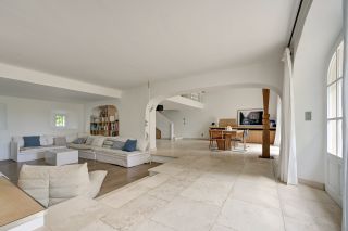 bastide 7 Rooms for seasonal rent on AIX EN PROVENCE (13100)