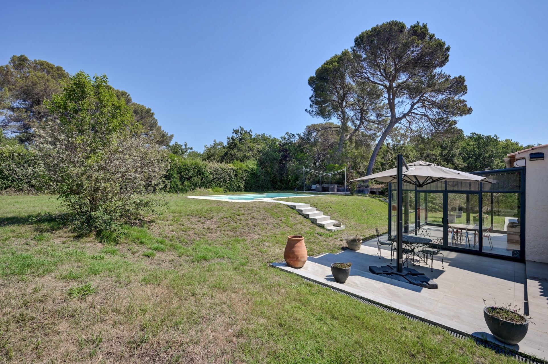 house 4 Rooms for sale on AIX EN PROVENCE (13100)