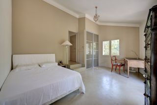 house 4 Rooms for sale on AIX EN PROVENCE (13100)