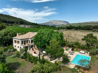 maison 8 Pièces en vente sur AIX EN PROVENCE (13100)