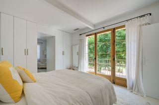 house 8 Rooms for sale on AIX EN PROVENCE (13100)