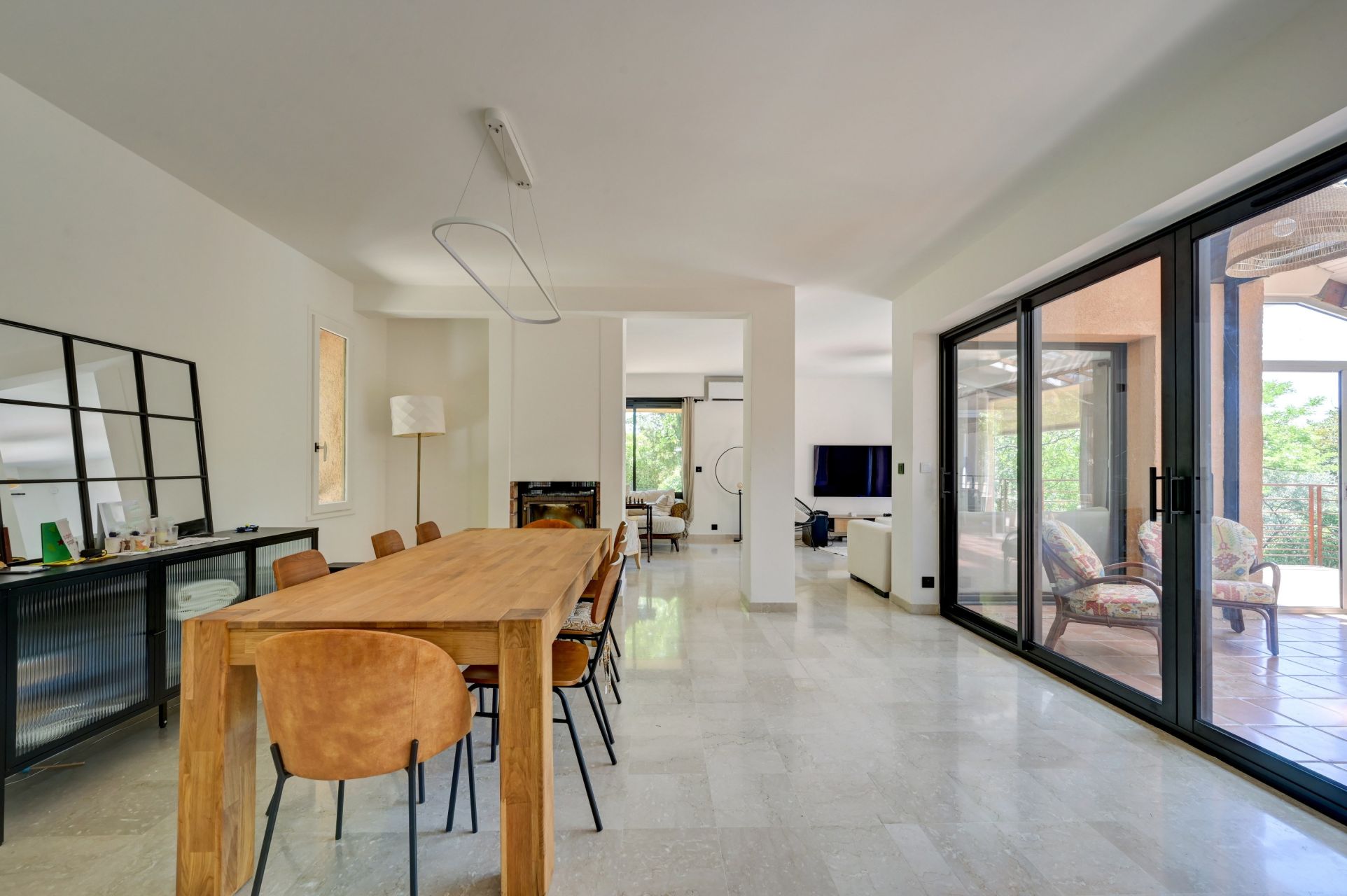 house 10 Rooms for sale on AIX EN PROVENCE (13100)
