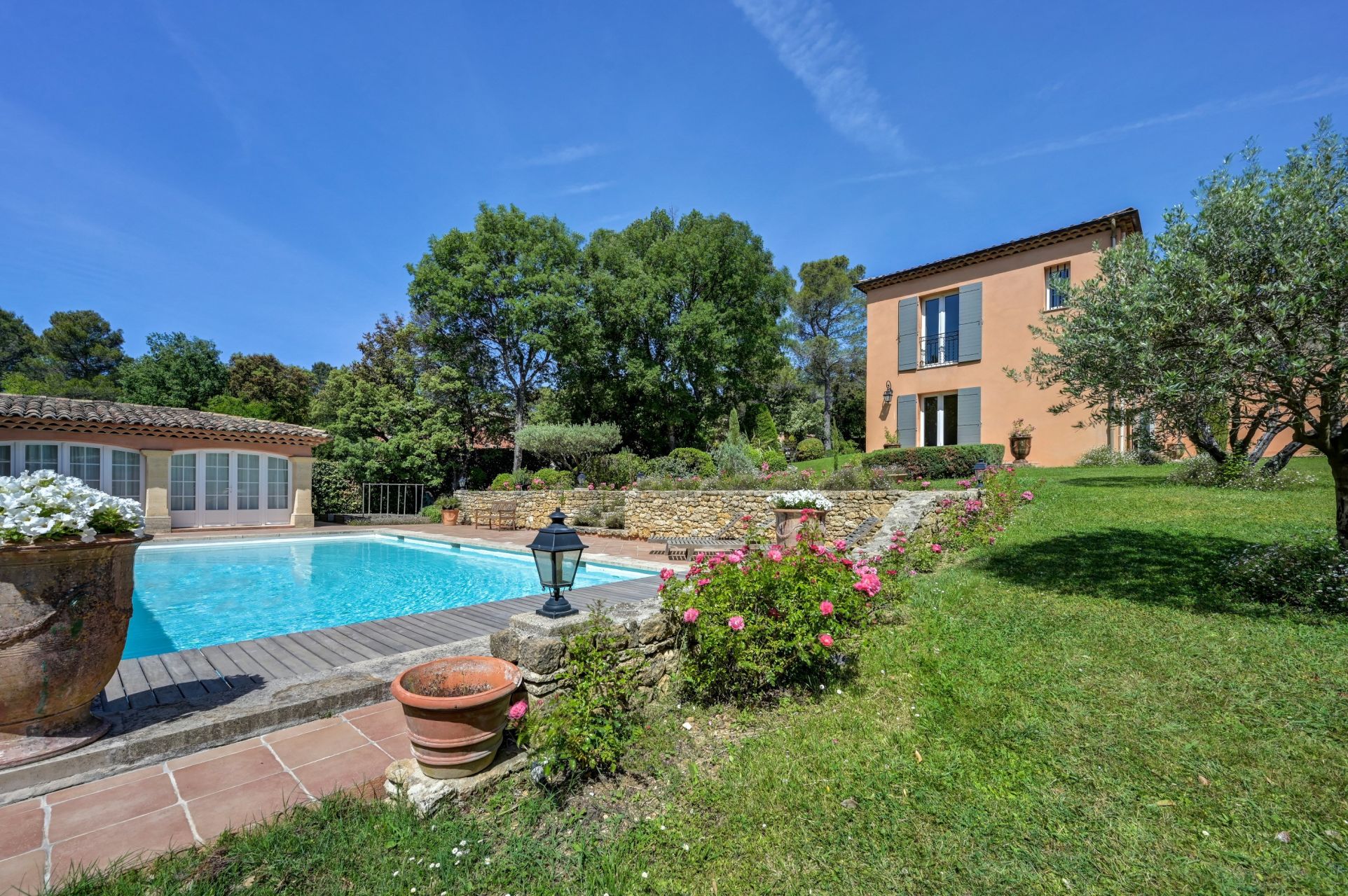 house 7 Rooms for sale on ST MARC JAUMEGARDE (13100)