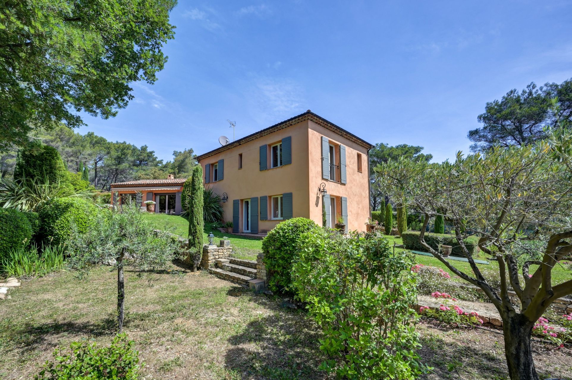 house 7 Rooms for sale on ST MARC JAUMEGARDE (13100)