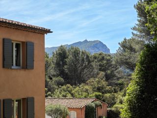 house 7 Rooms for sale on ST MARC JAUMEGARDE (13100)