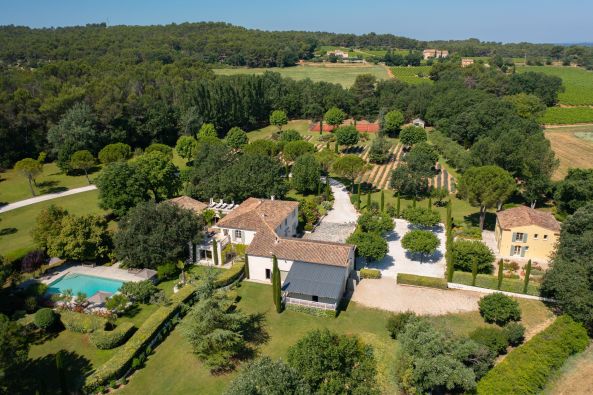 Rental House Aix-en-Provence 17 Rooms 660 m²