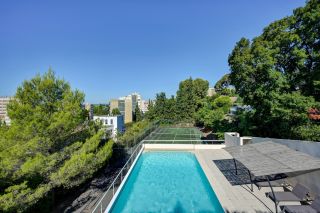 apartment 4 Rooms for sale on AIX EN PROVENCE (13100)