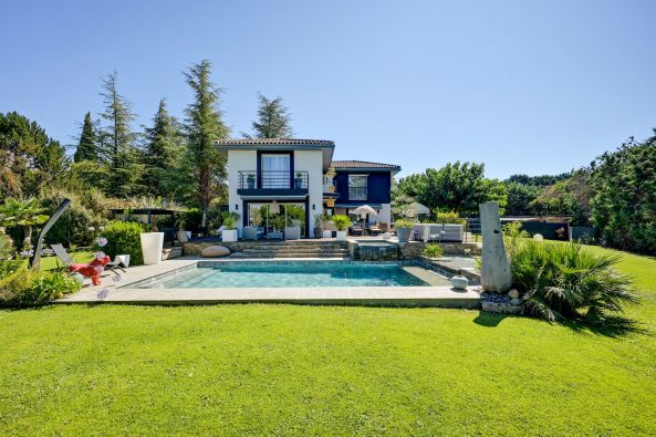 Vente Maison Aix-en-Provence 6 Pièces 300 m²