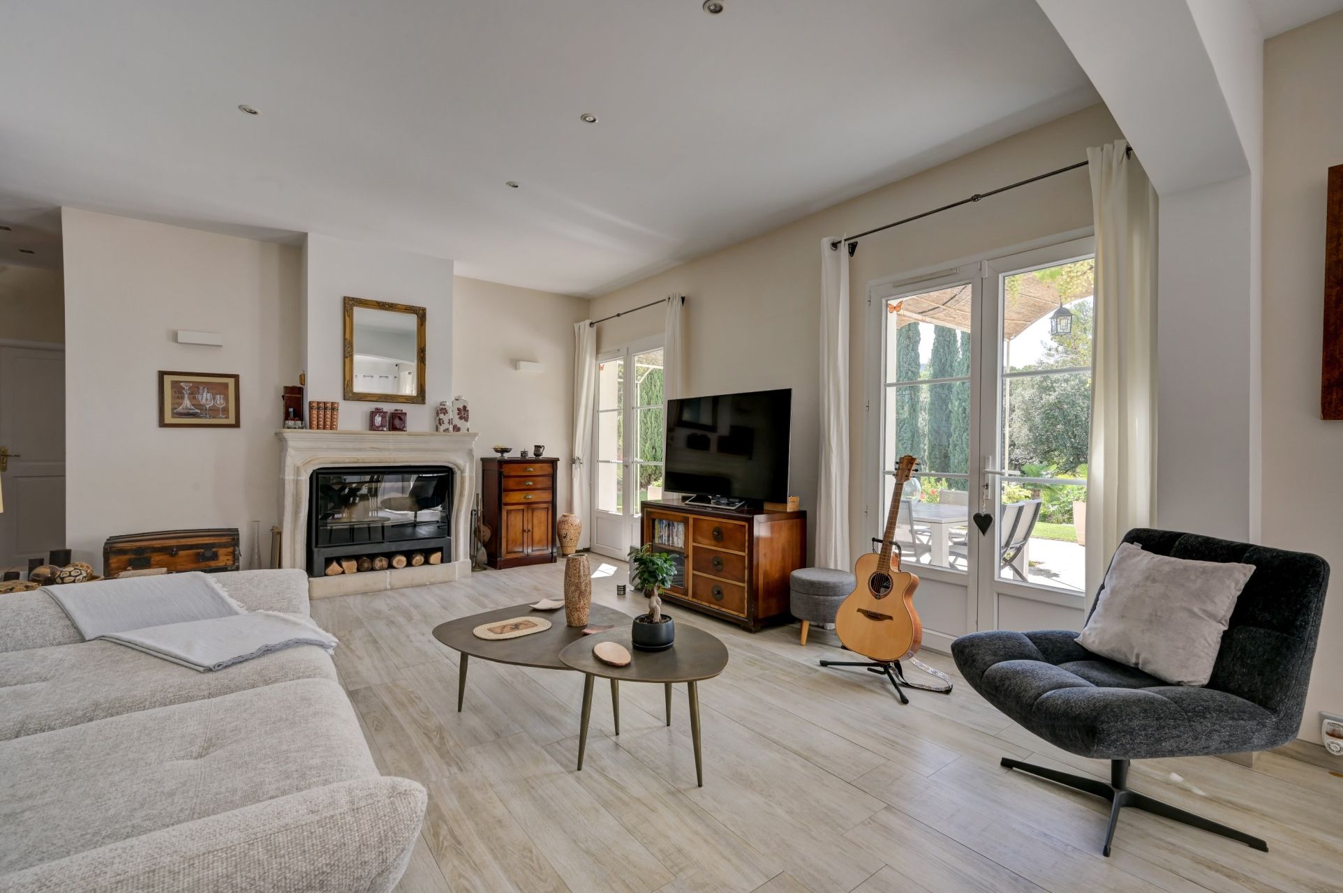 house 8 Rooms for sale on JOUQUES (13490)