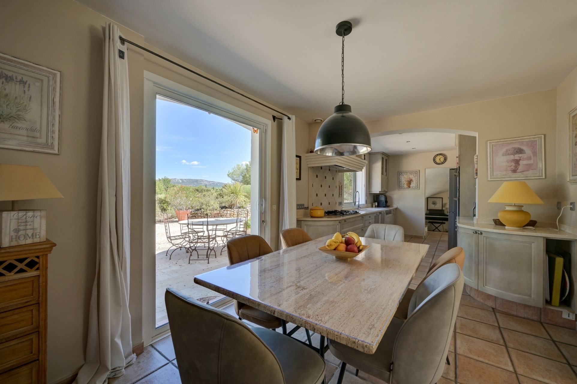 house 8 Rooms for sale on JOUQUES (13490)