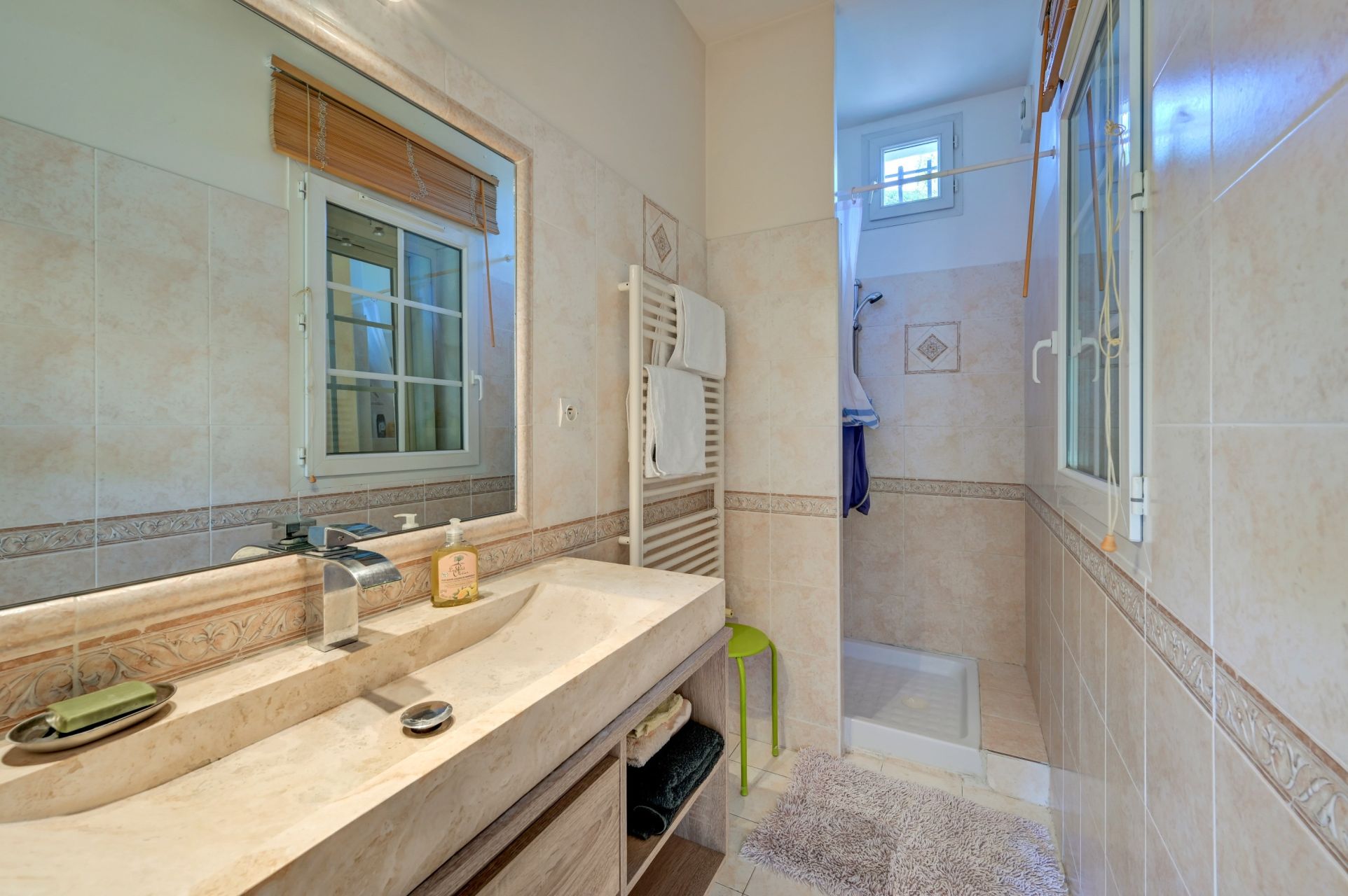 house 8 Rooms for sale on JOUQUES (13490)