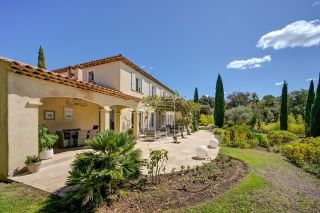 house 8 Rooms for sale on JOUQUES (13490)