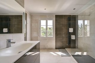 house 8 Rooms for sale on JOUQUES (13490)