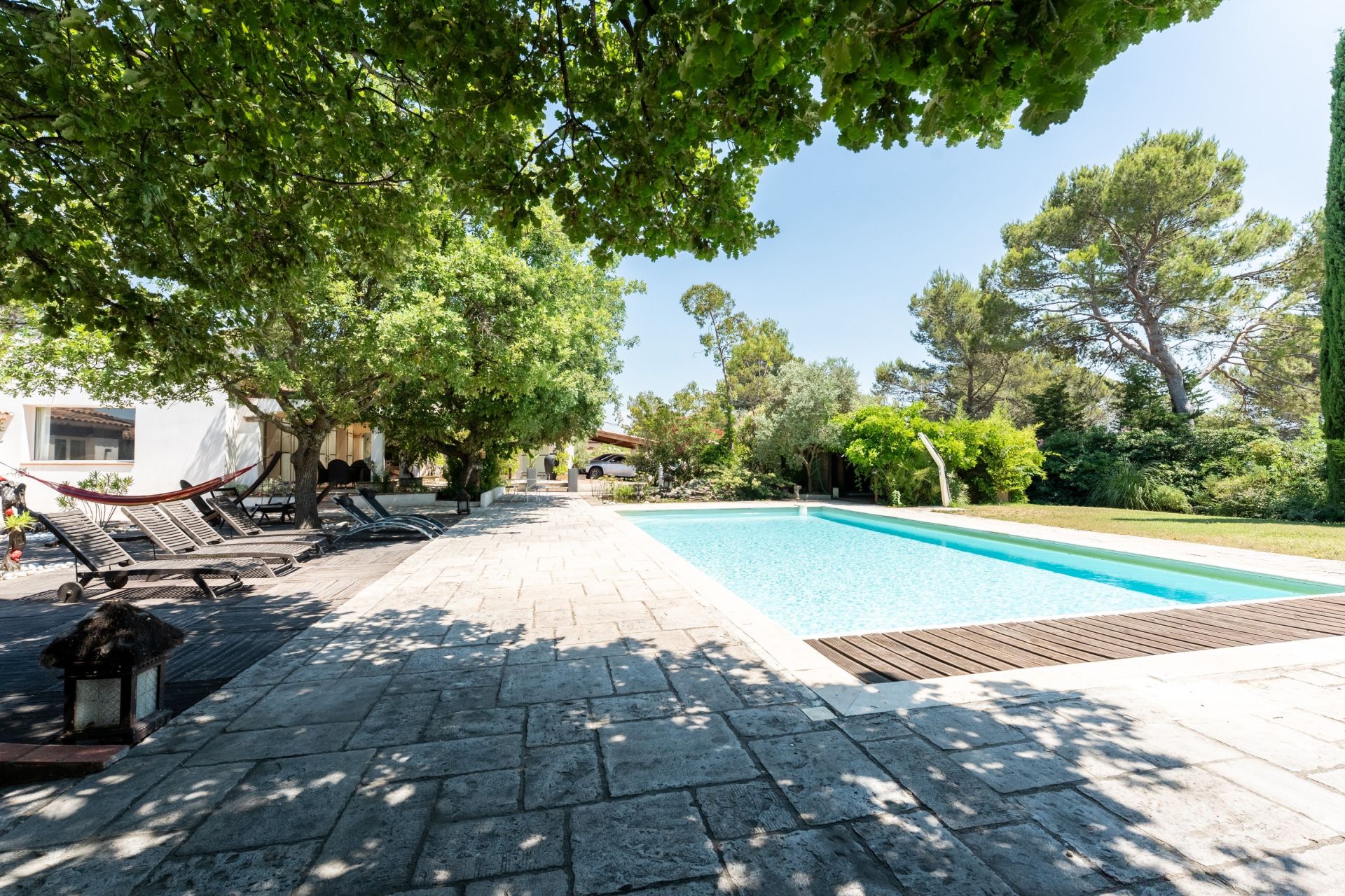 house 11 Rooms for sale on EGUILLES (13510)