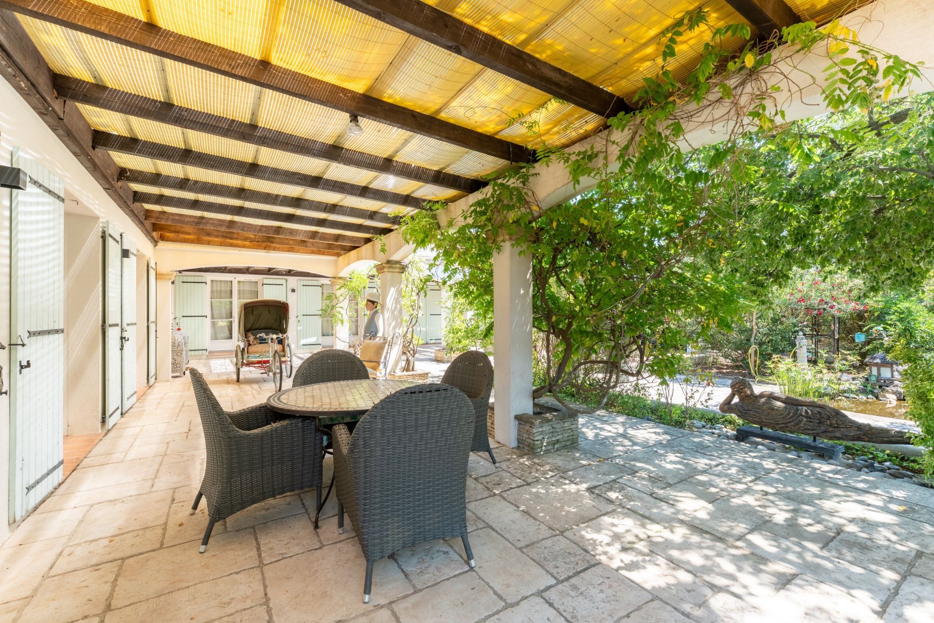 maison 11 Pièces en vente sur EGUILLES (13510)