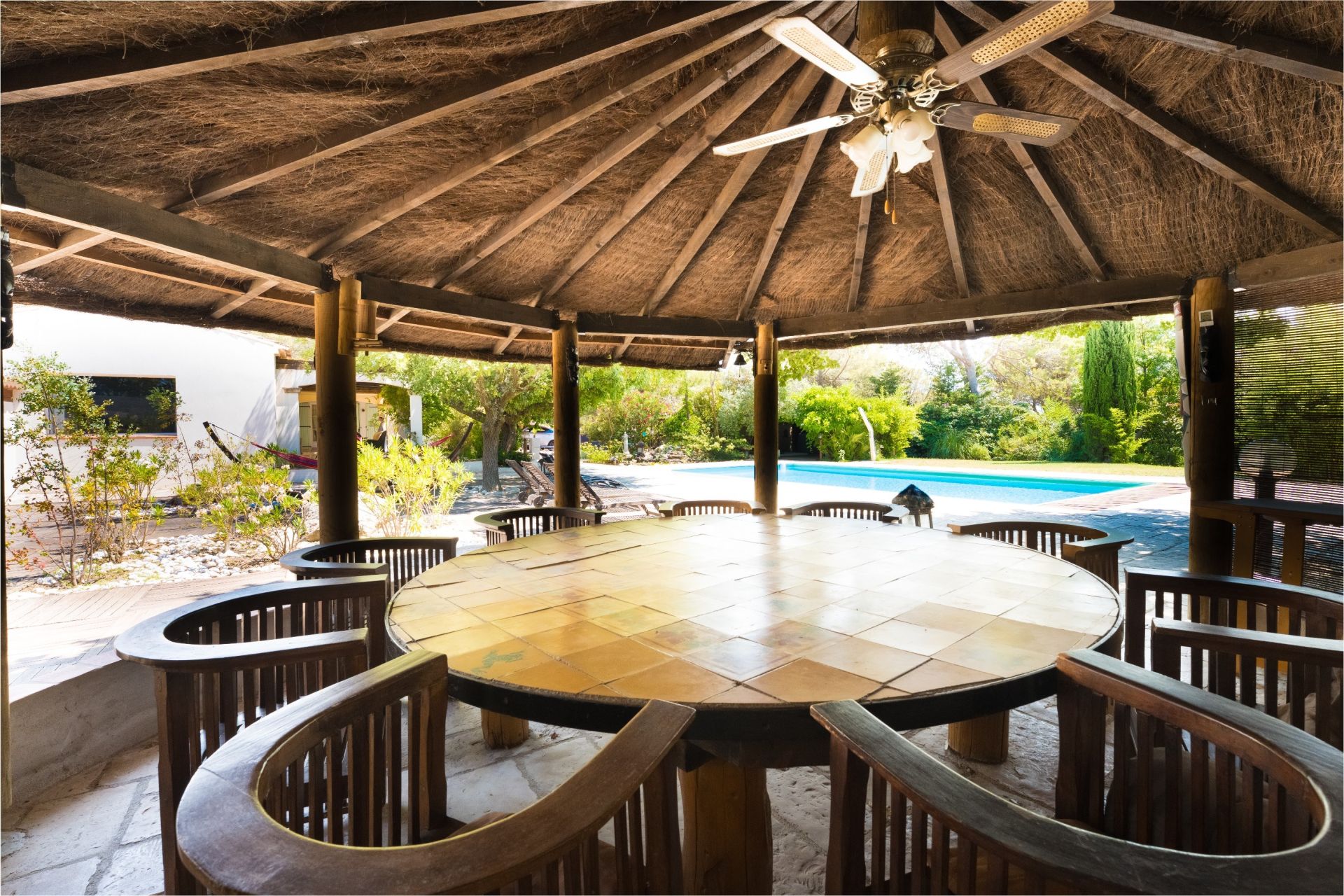 maison 11 Pièces en vente sur EGUILLES (13510)