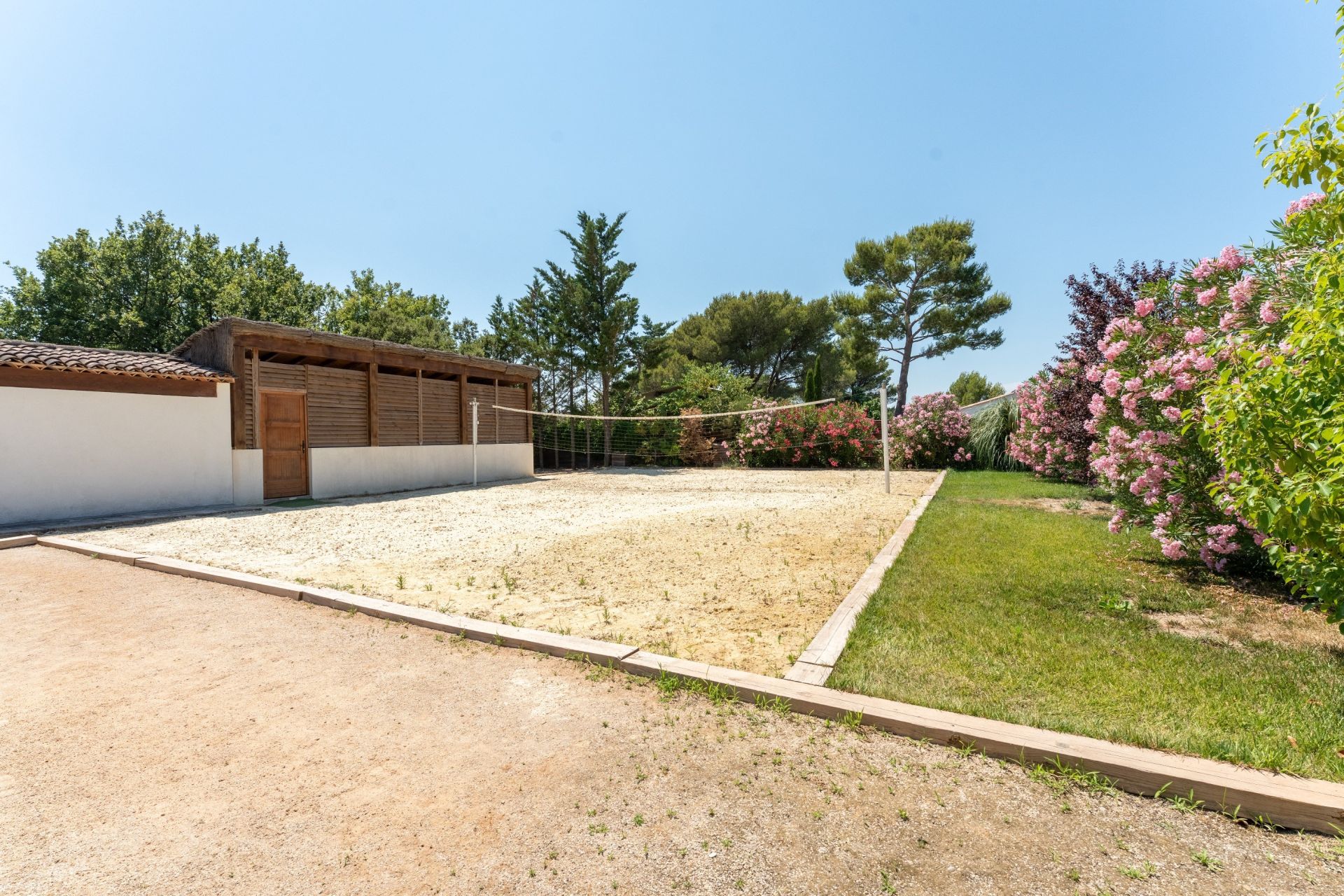 maison 11 Pièces en vente sur EGUILLES (13510)