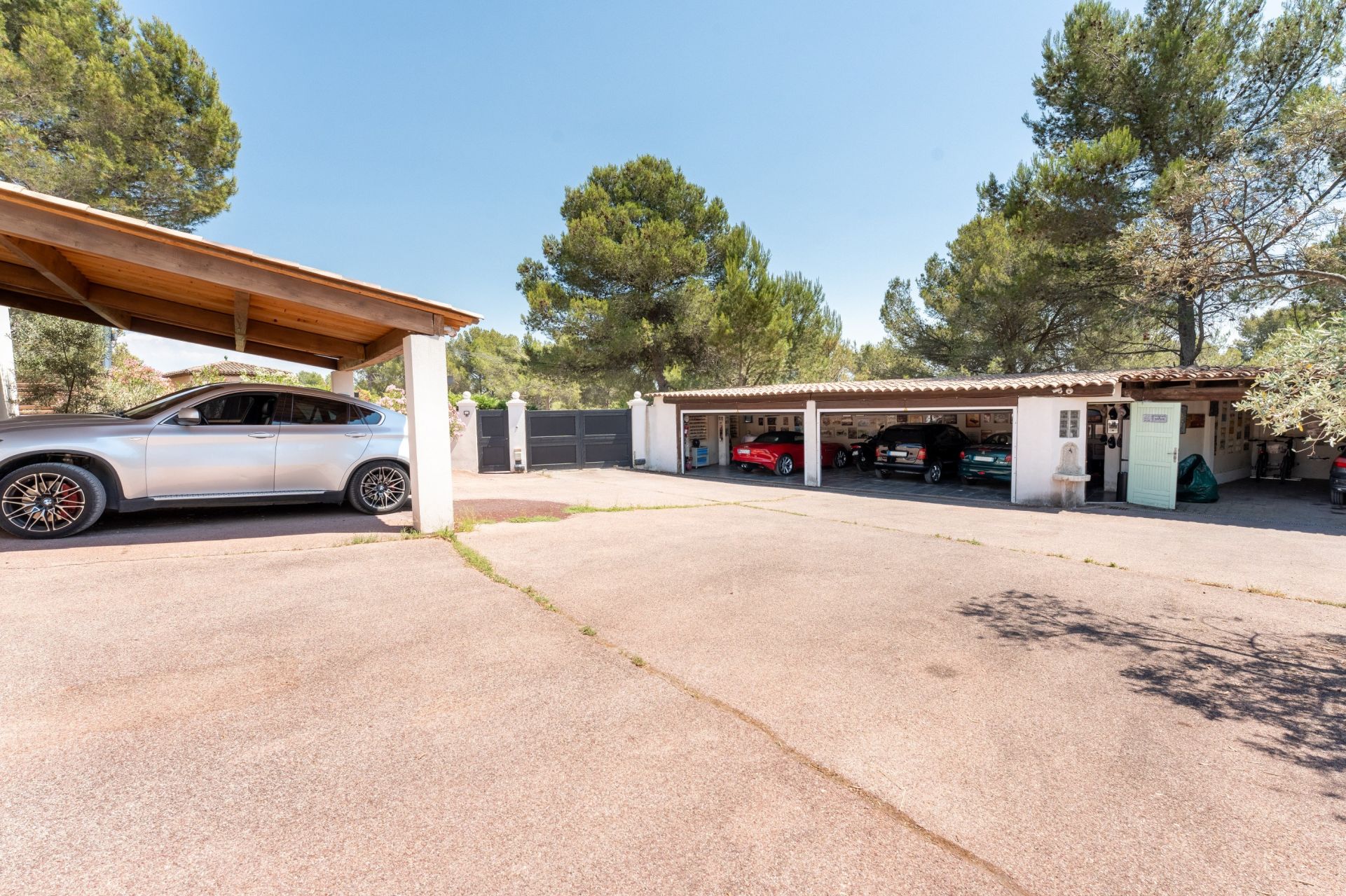 maison 11 Pièces en vente sur EGUILLES (13510)