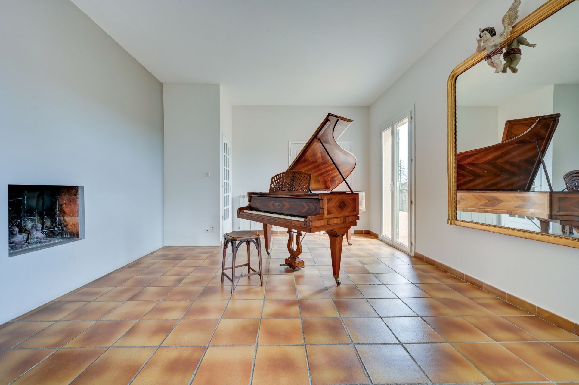 house 8 Rooms for sale on AIX EN PROVENCE (13100)