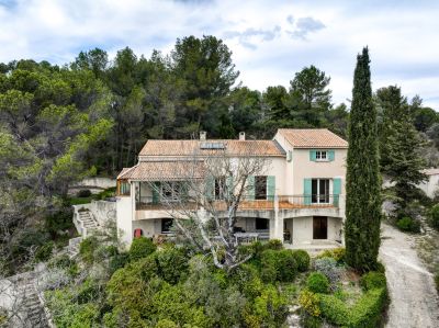 house 8 Rooms for sale on AIX EN PROVENCE (13100) Sale House Aix-en-Provence 8 Rooms 237 m²
