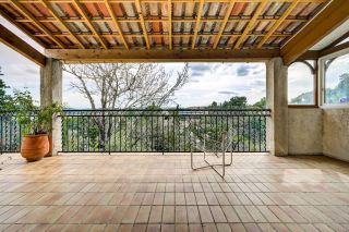 house 8 Rooms for sale on AIX EN PROVENCE (13100)